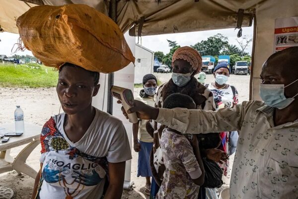 エボラ出血熱が急拡大　コンゴで死者600人　隣国ウガンダでも感染確認