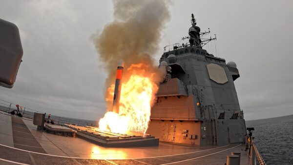 海自イージス艦「ちょうかい」がトマホーク初実射　反撃能力運用へ大きな一歩