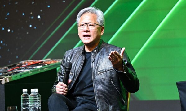 世界20か国超で拡大「ソブリンAI」　エヌビディアが日本でも布石