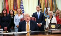 トランプ氏「最後の機会」　イラン、合意しなければ「斬首作戦」に直面