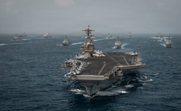 トランプ氏「イラン政権は極めて偽善的」　米軍は海峡封鎖を継続