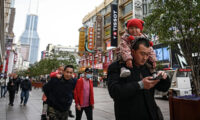 中国で「産みたくても産めない」夫婦が増加　5～6組に1組との推計
