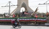 イラン　米国に軍事攻撃の延期を要請　トランプ氏「速やかに合意を」