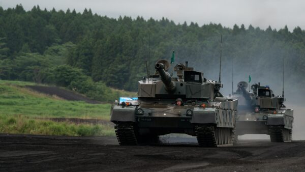 防衛白書　中共を「最大の戦略的な挑戦」と明記　