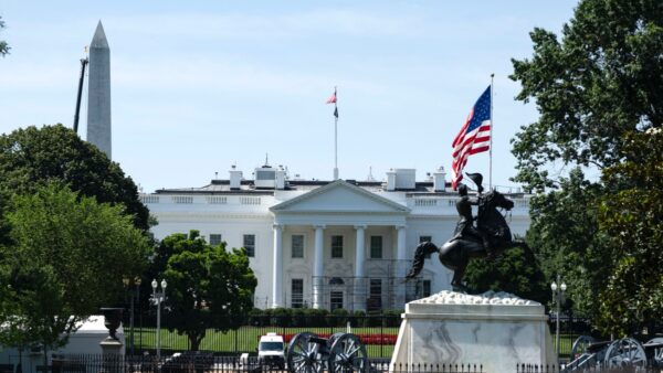 中共情報関係者　ホワイトハウス至近の建物を取得　米国で安保懸念