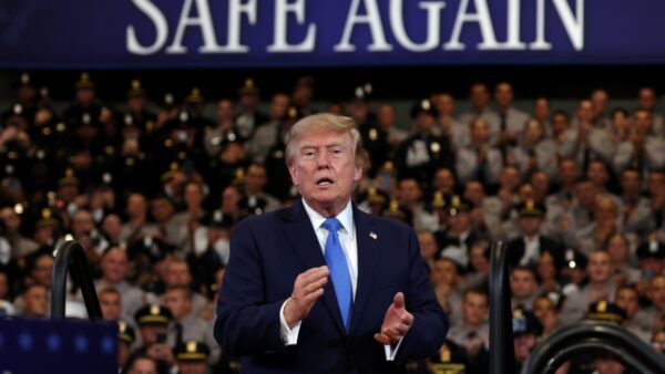 トランプ氏　イラン敗北後に「ホルムズ海峡を米国領と宣言」