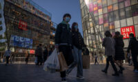「買うより借りる」中国の若者に広がるレンタル消費　内需刺激に新たな課題