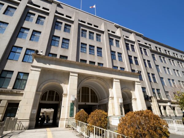27年度予算要求は143兆円超へ　防衛費8.9兆円　国債費36兆円　積極成長投資
