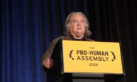 スティーブ・バノン氏とバーニー・サンダース氏、AI規制で共闘　対中姿勢では相違
