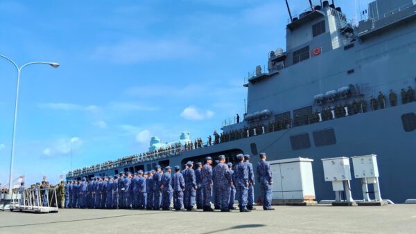 自衛隊　海外で初の空中消火へ　インドネシア森林火災にヘリ3機派遣