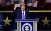 習近平が米国離れた直後 トランプ氏「共産主義打倒」と投稿
