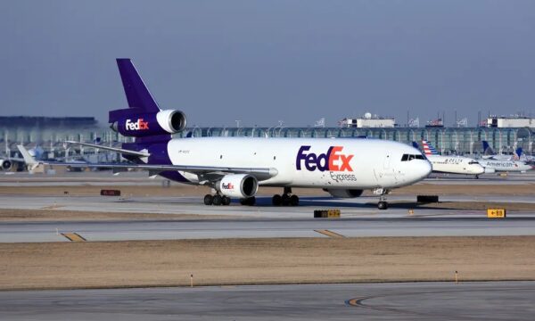 中国人留学生を米国で逮捕　　軍用機撮影で報酬か