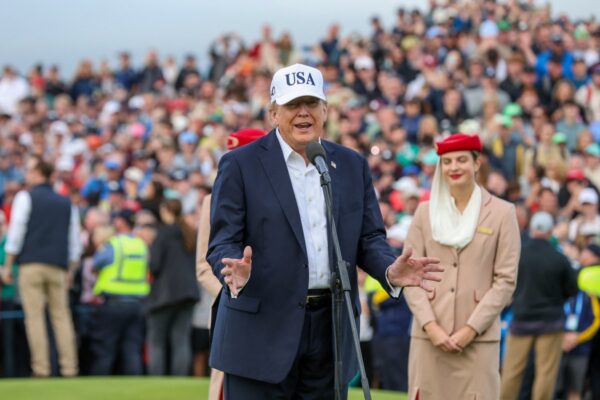 フーシ派が紅海航路を脅かす　サウジ支援要請にトランプ大統領が直接攻撃を拒んだ背景