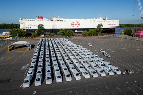 トランプ氏　中国車の米国内生産を容認姿勢