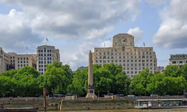 英国MI5が初の「スパイ警報」　中国研究機関　大学から機微技術を取得か