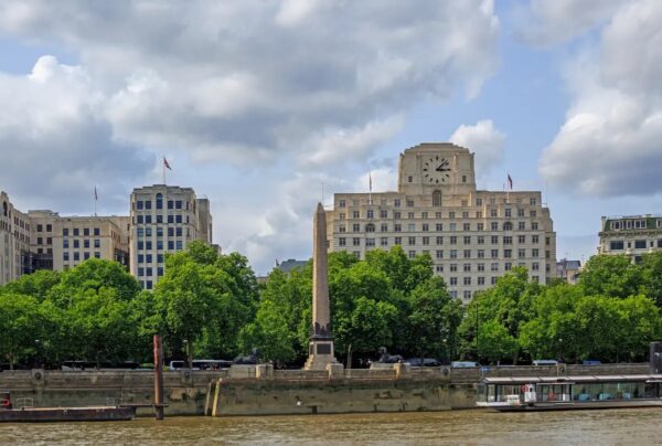 英国MI5が初の「スパイ警報」　中国研究機関　大学から機微技術を取得か