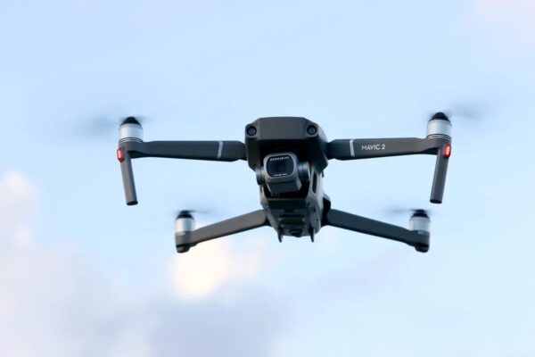 中国監視社会の実態　ドローン・顔認識・AIを統合　海外にも波及