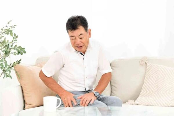 膝や太ももの痛み、原因は股関節かも？　5つのサインとケア方法