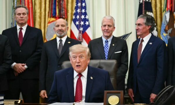 トランプ氏　韓国の対米2千億ドル投資を発表　原発8基やアラスカLNG