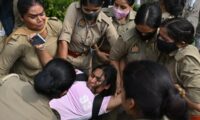 インドで選挙人名簿改訂に抗議続く　地下鉄6駅を閉鎖
